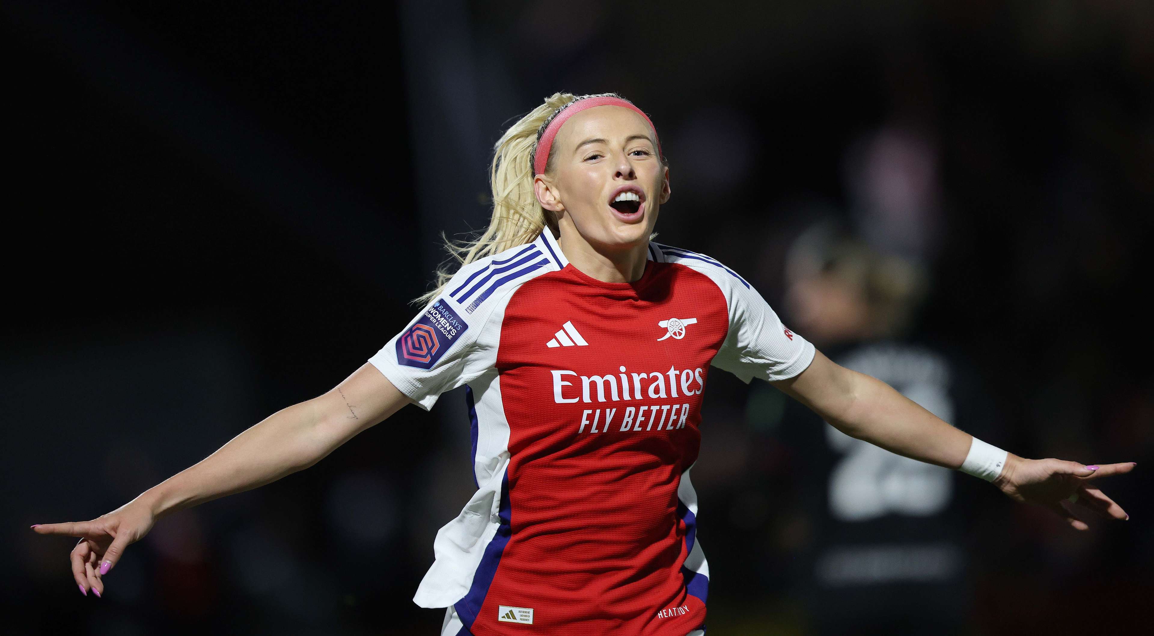 球打破了场 球打破了场