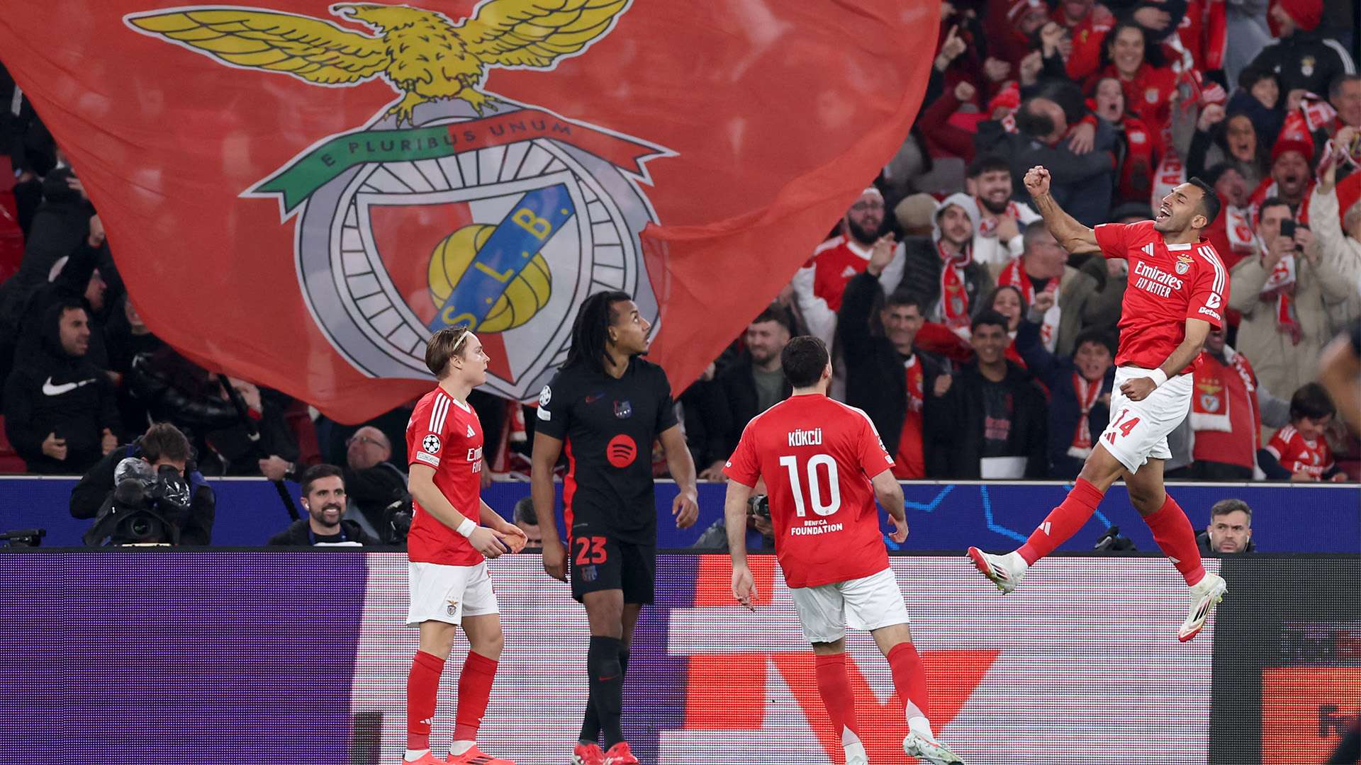 他在亚洲市 他在亚洲市