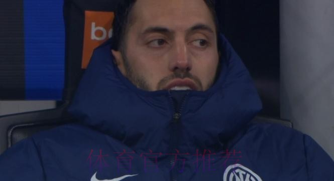 德比6战不胜!恰球王成国米罪人:失点+失误致丢球,被换下快哭了 德比6战不胜!恰球王成国米罪人:失点+失误致丢球,被换下快哭了